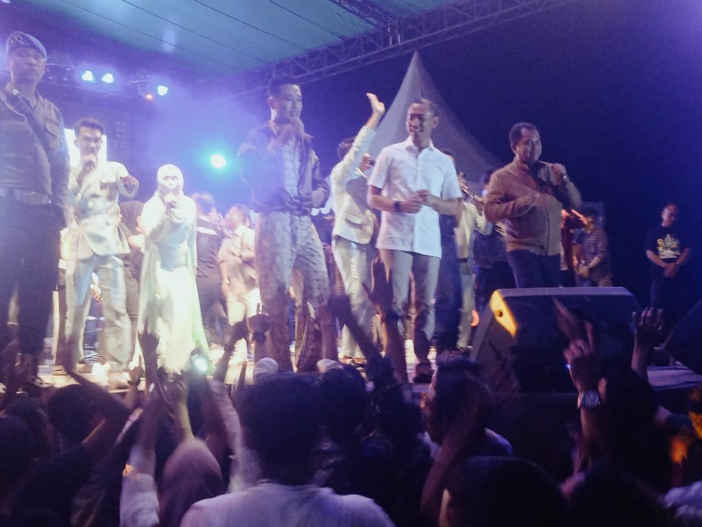 Lagu Kopi Dangdut, Bupati dan Kapolres Sergai Tutup Puncak Acara HUT Sergai Ke-20