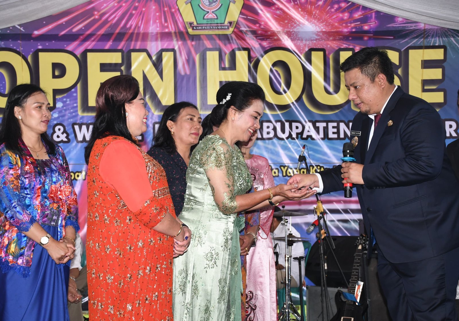 Bupati Bersama Wabup Samosir Gelar Open House 2024