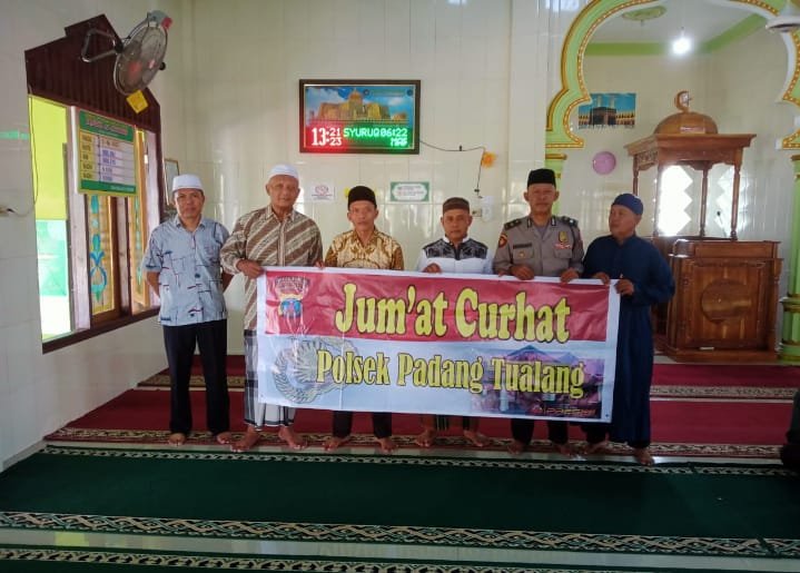 Jumat Curhat, Polsek Padang Tualang Menampung Aspirasi Masyarakat