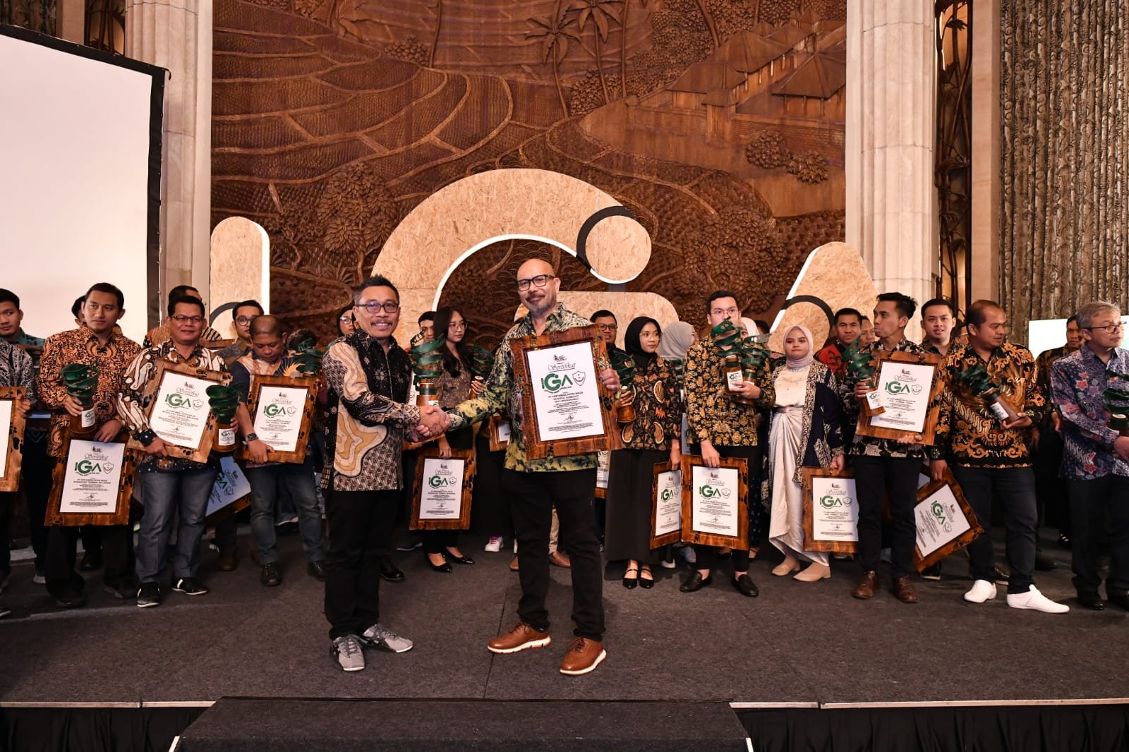 Pertamina Patra Niaga Regional Sumbagut Raih Tujuh Penghargaan dalam Indonesia Green Awards (IGA) 2024