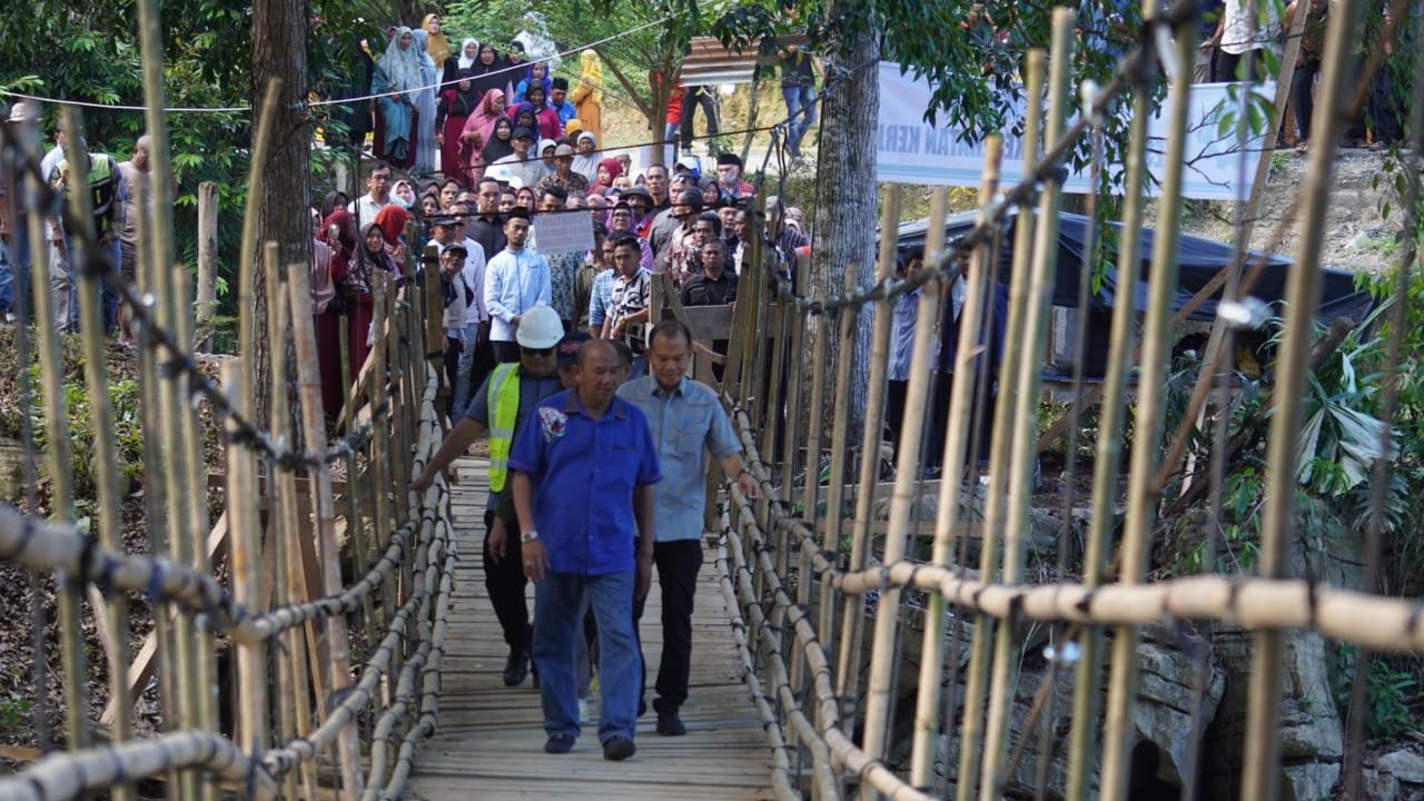Afandin Letakkan Batu Pertama Pembangunan Jembatan Batu Katak