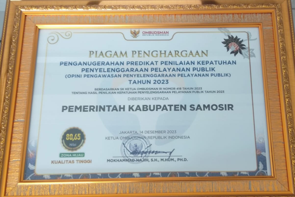 Bupati Samosir Terima Penghargaan Pelayanan Publik dari Ombudsman RI