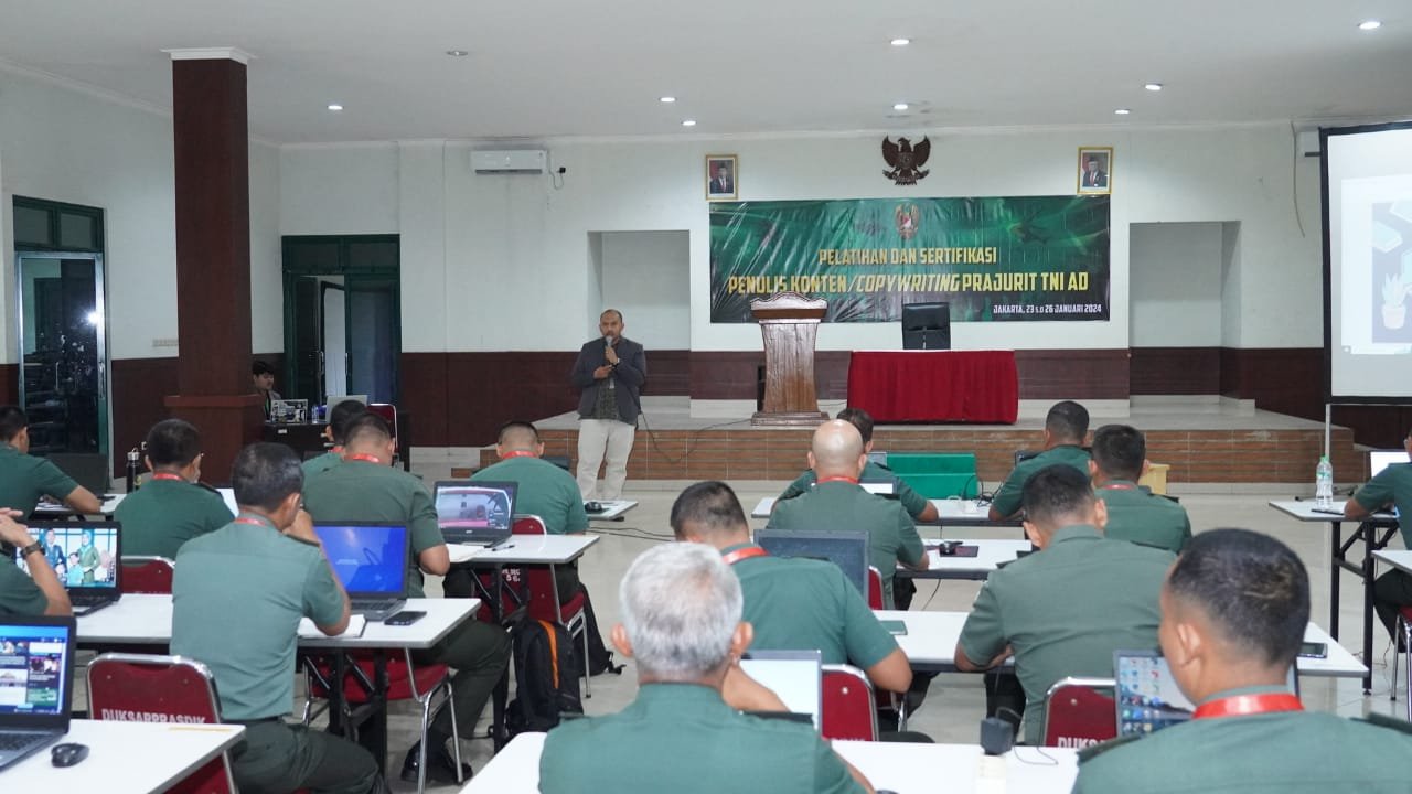 TNI AD Gelar Pelatihan dan Sertifikasi Social Media Supervisor dan Copy Writing