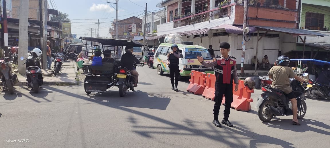 Polres Samosir Patroli Ciptakan Kondisi Aman di Pasar Utama