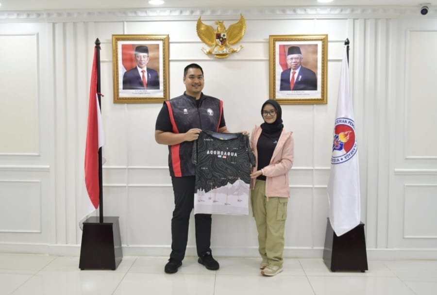 Menpora Dito Dukung Khansa Syahlaa Kibarkan Merah Putih di Puncak Gunung Aconcagua Amerika Selatan