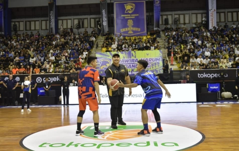 Tip Off Laga Pembuka IBL 2024, Menpora Dito Apresiasi IBL 2024 Banyak Lakukan Terobosan