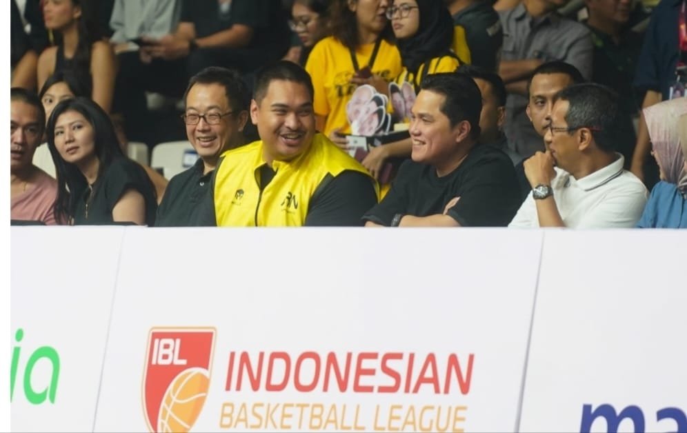 Menpora Dito Hadiri Laga IBL Satria Muda Pertamina Kontra Dewa United Banten di Hall Basket Senayan