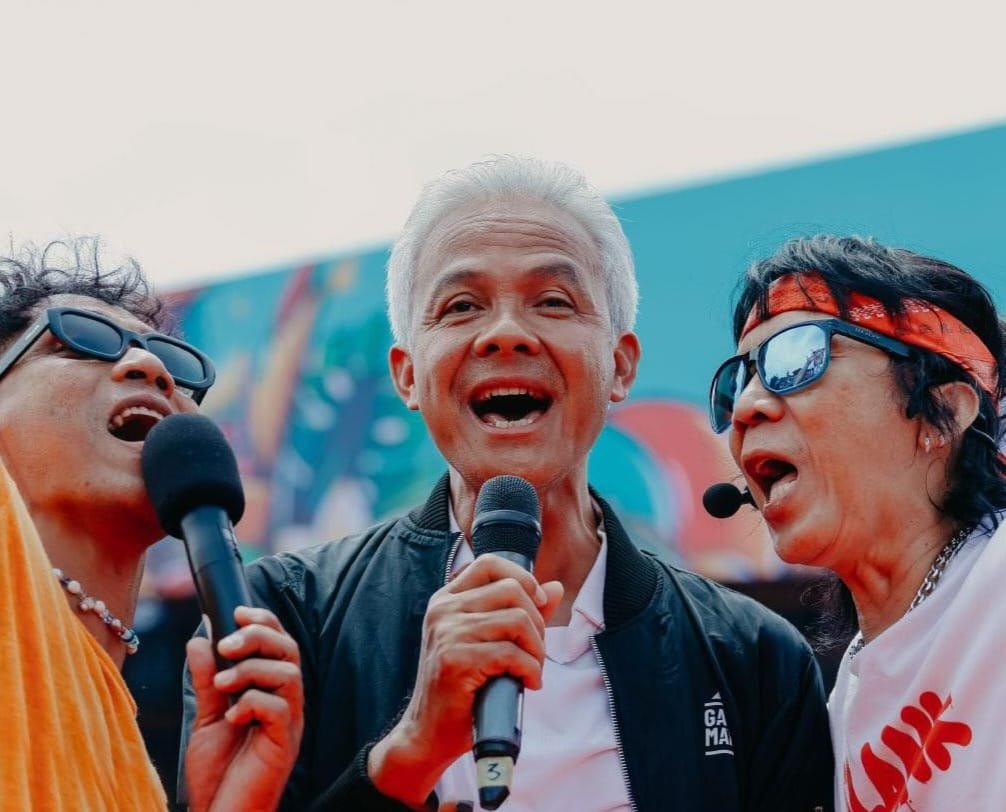 Jelang Pecoblosan Pilpres 2024, Kian Banyak Rakyat Menitipkan Harapan di Pundak Ganjar – Mahfud