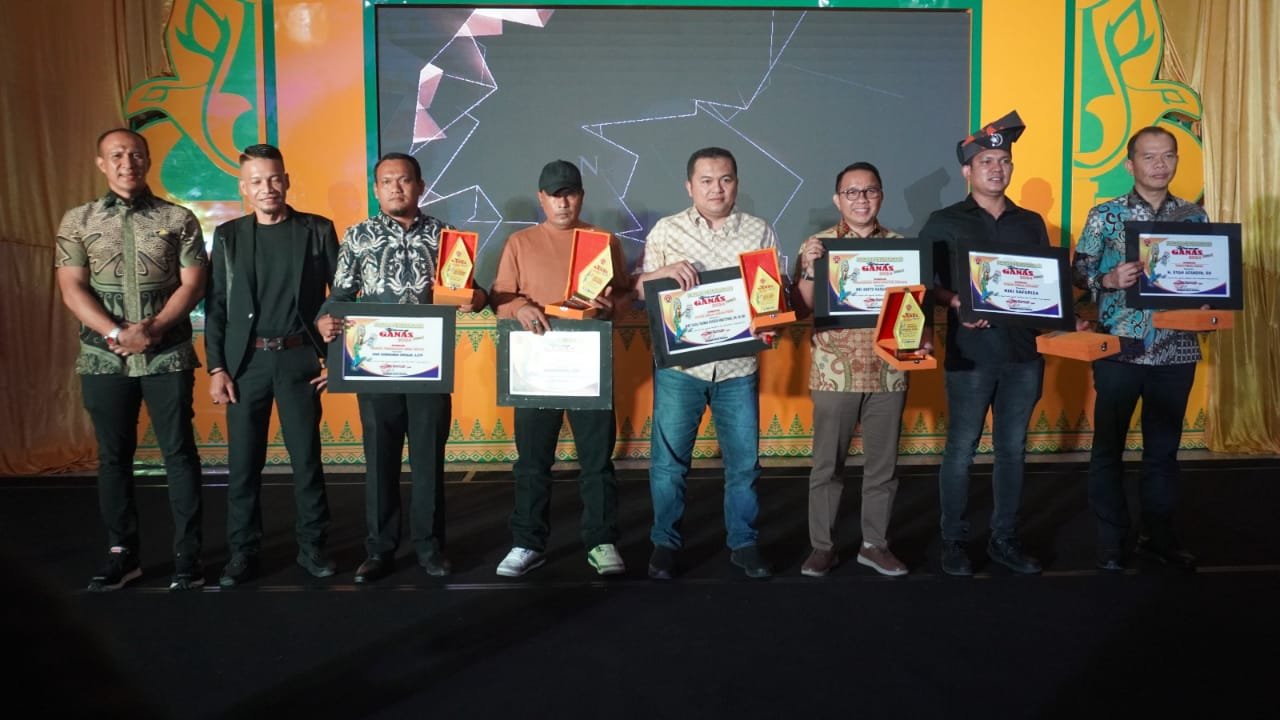 Yong Ganas Anugerahi Syah Afandin, Tokoh Peduli Sosial