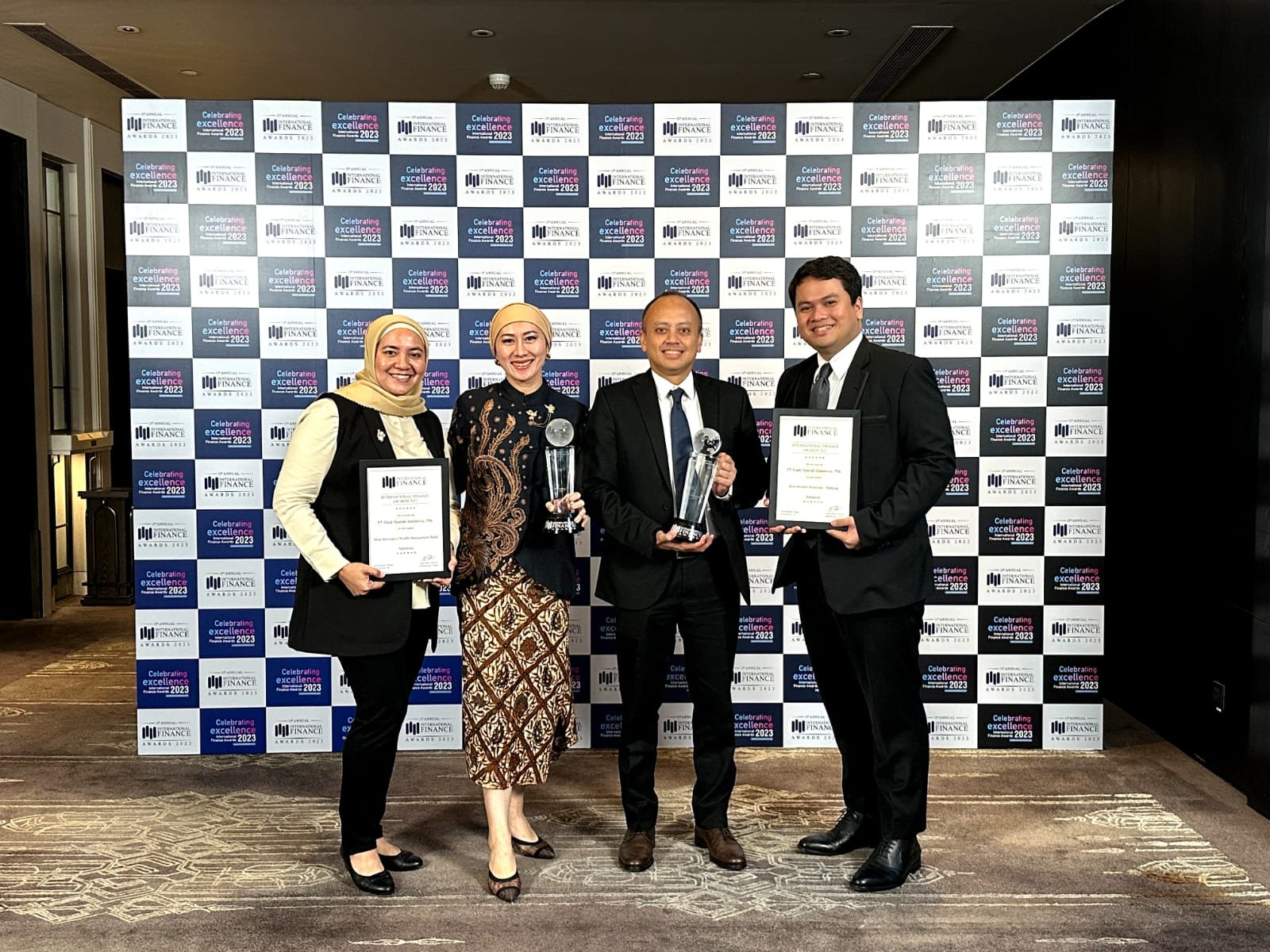 Pergerakan Saham dan Bisnis Wealth Management Tumbuh Positif, BSI Raih Dua Penghargaan Internasional Finance Award