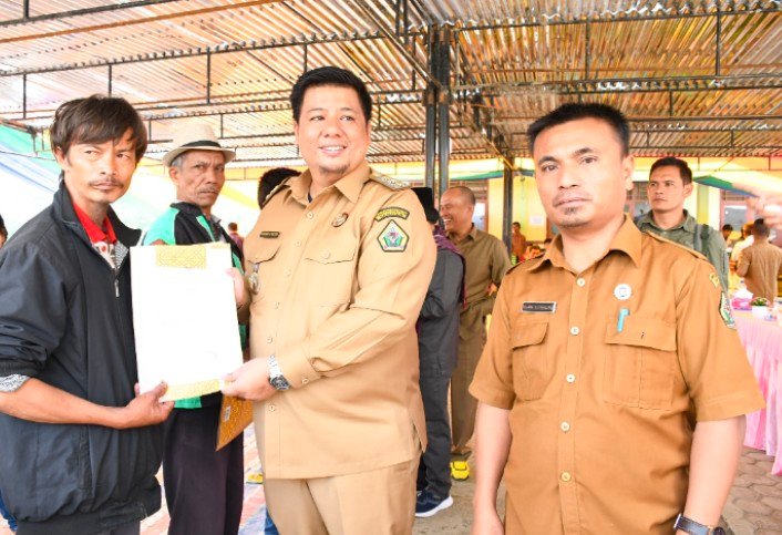 Bupati Samosir, Lanjutkan Bunga Desa di Huta Ginjang