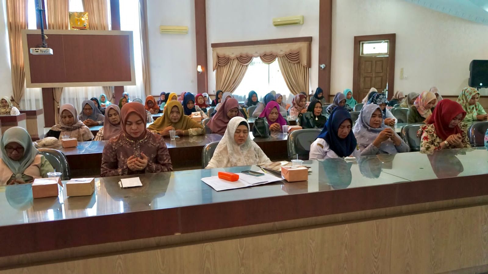 Perkuat Silaturahmi, DWP Kabupaten Langkat Gelar Pengajian dan Santuni Anak Yatim