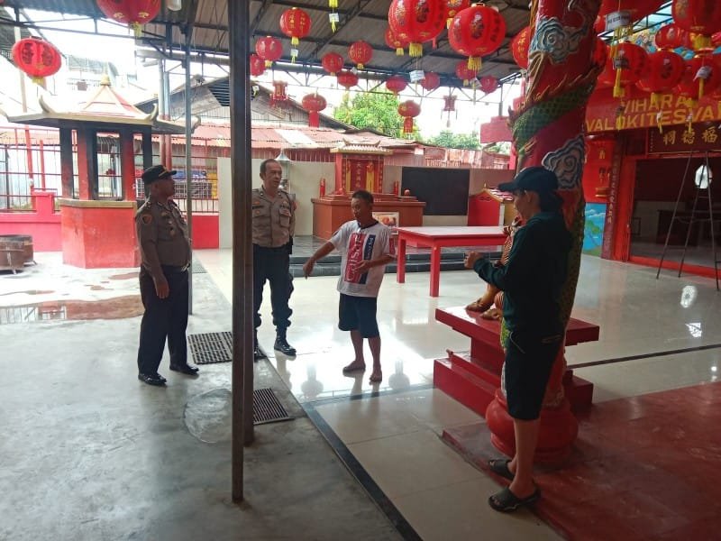 Tinjau Pengamanan Hari Raya Imlek, Kapolsek Perbaungan Pimpin Personel ke Lokasi Vihara dan Kelenteng