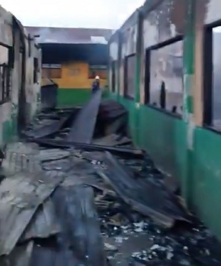 SMPN2 Babalan Terbakar, Ruang Perpustakaan dan Laboratorium IPA Ludes di Lalap Api