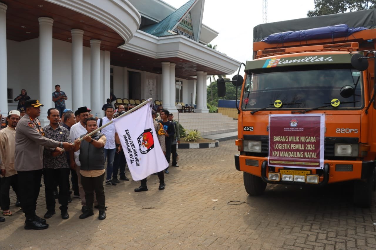 Kapolres Madina Bersama KPU dan Bawaslu Lepas Distribusi Logistik Pemilu