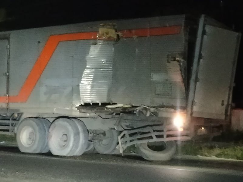 Truk Tronton Pengangkut Logistik Pemilu 2024 Sergai, Nyaris Jadi Rongsokan Dihantam Ular Besi