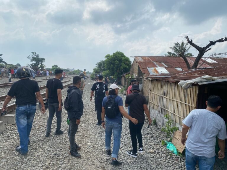 Kembali Gerebek Bantaran Rel Kereta Api Tembung, Satres Narkoba Polrestabes Medan Amankan 3 Pria