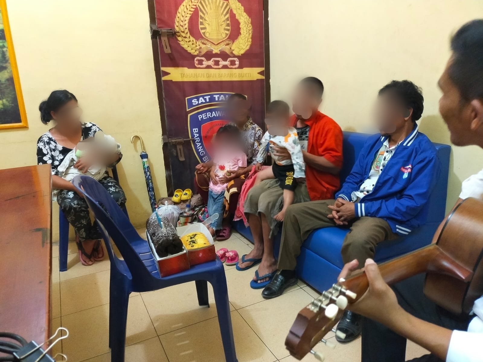 Polres Samosir Rayakan Ulang Tahun Anak