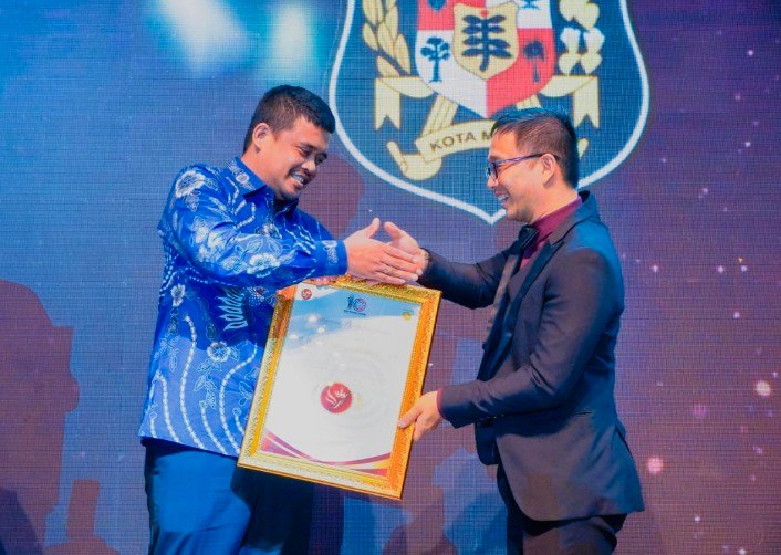 Bobby Nasution Raih Penghargaan Dedikasi Merajut Harmoni Menuju Satu Dasawarsa Berkarya Membangun Bangsa