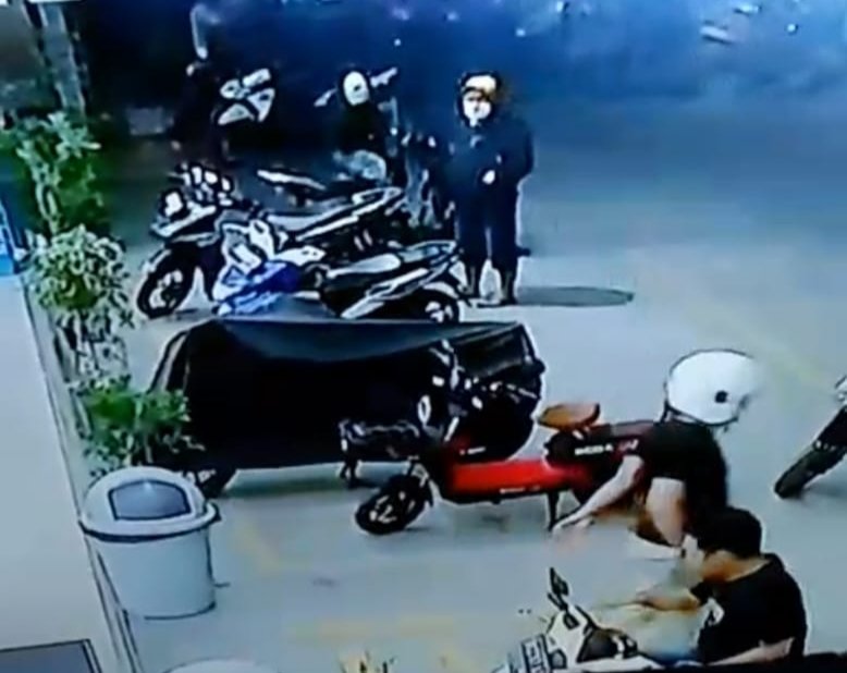 Hitungan Menit, Honda Beat Lenyap Diparkiran Mabar