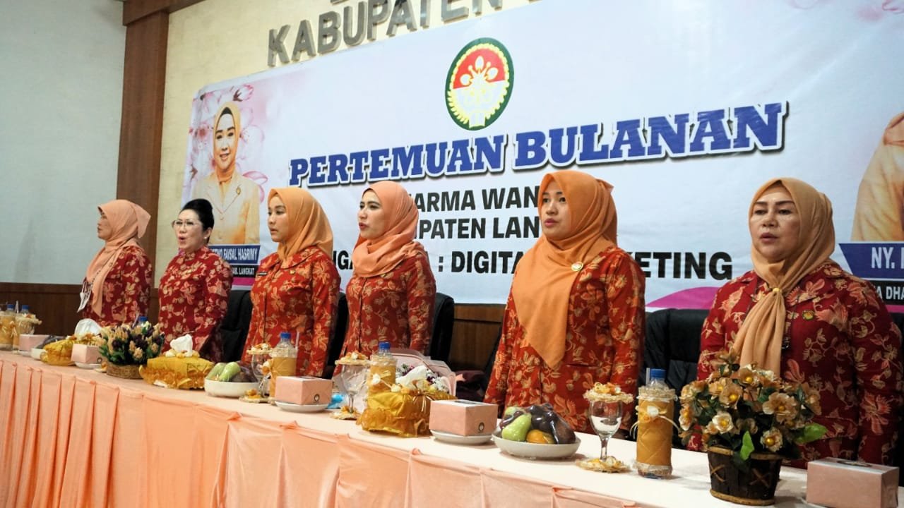 Ny. Uke Retno Faisal Hasrimy Hadiri Arisan dan Pertemuan Bulanan DWP Langkat