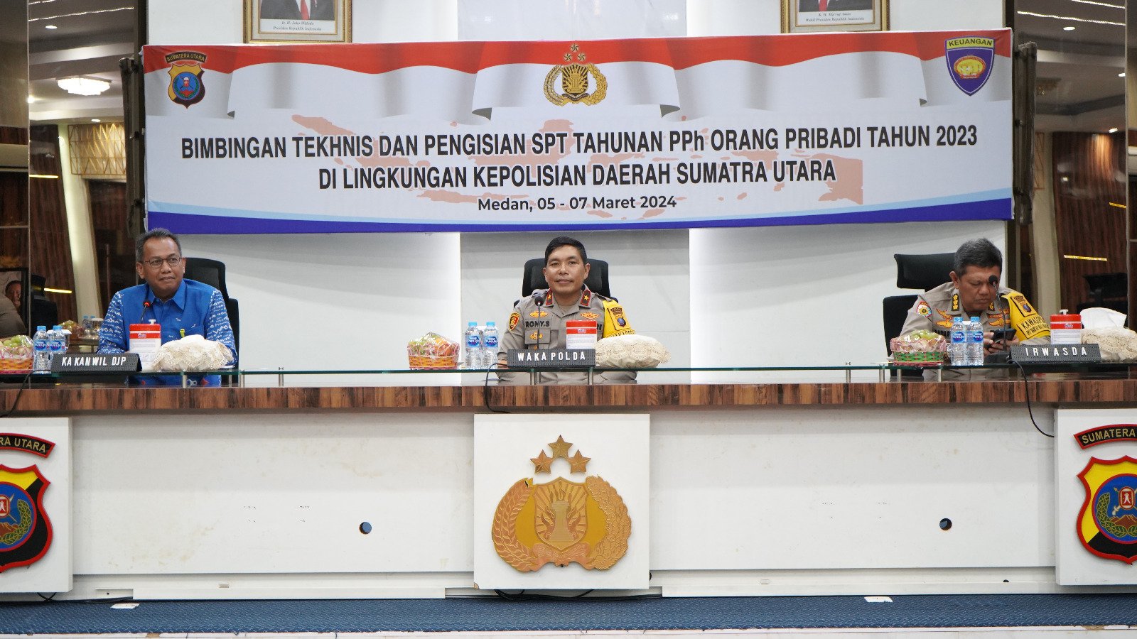 Kanwil DJP Sumut I Bersama KPP Pratama Medan Barat Menyelenggarakan Pojok Pajak SPT Tahunan Kepada Polda Sumut