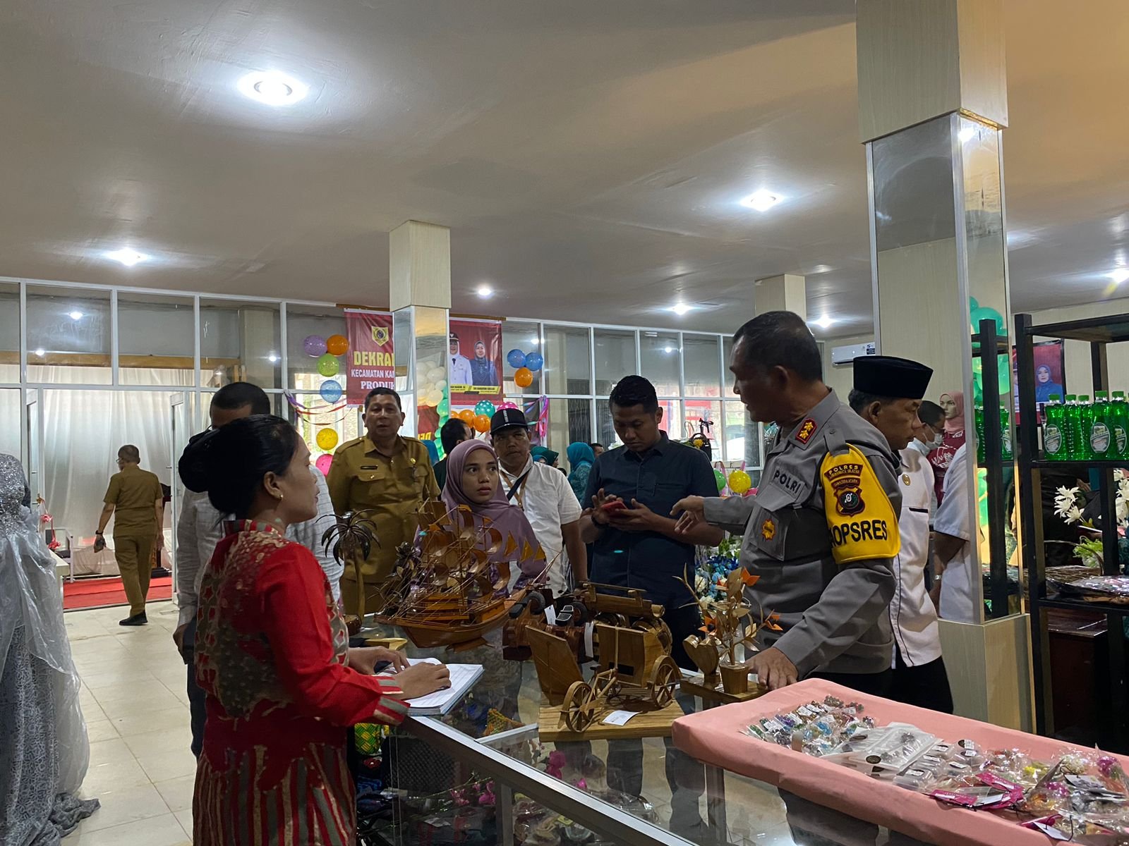 Hadiri Peresmian Gedung Dekranasda, Kapolres Labusel: Langkah Maju Pengembangan Ekonomi Kerakyatan