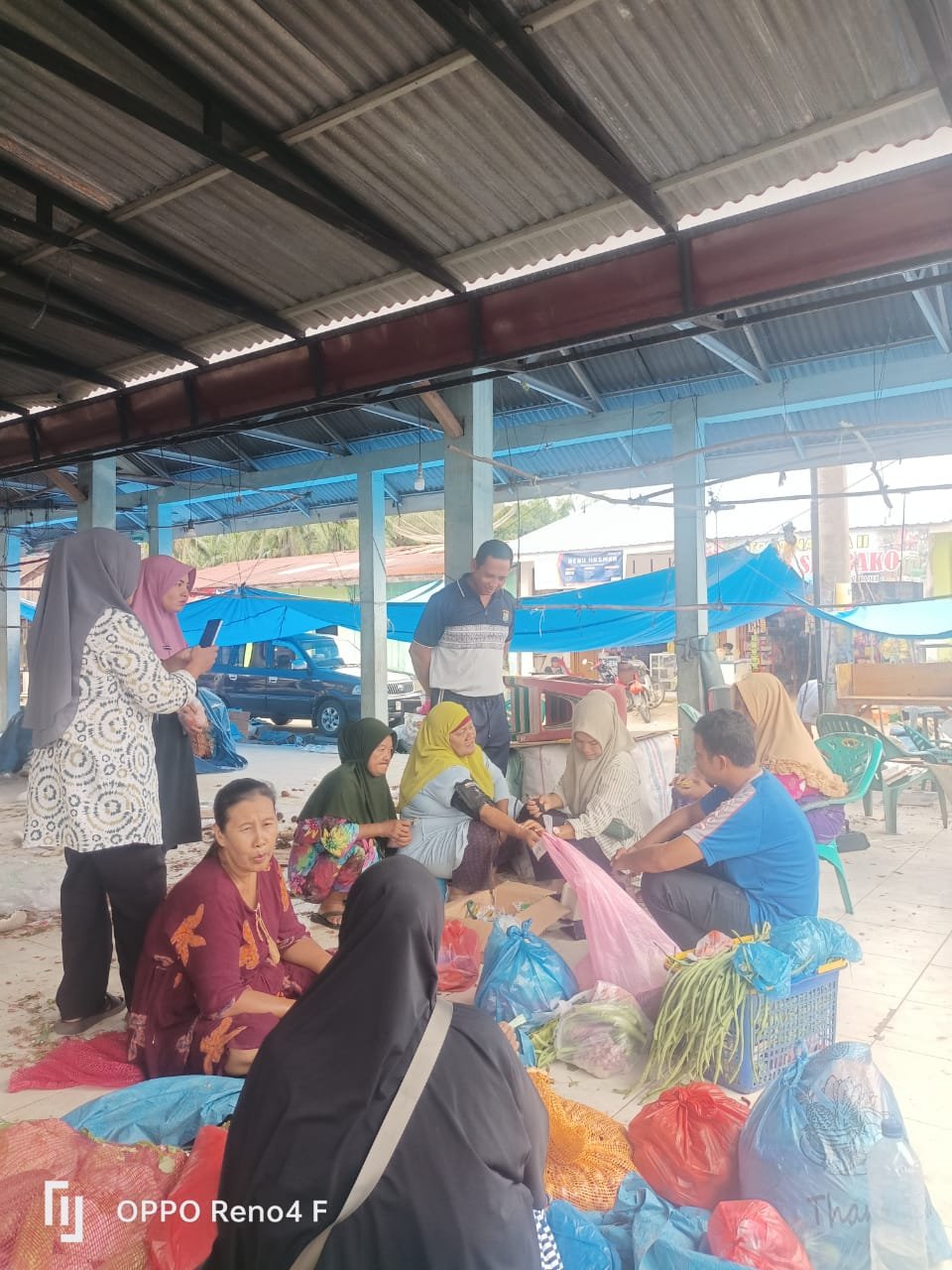 Polres Labusel Periksa Kesehatan Padagang dan Pengunjung Pekan Padangri