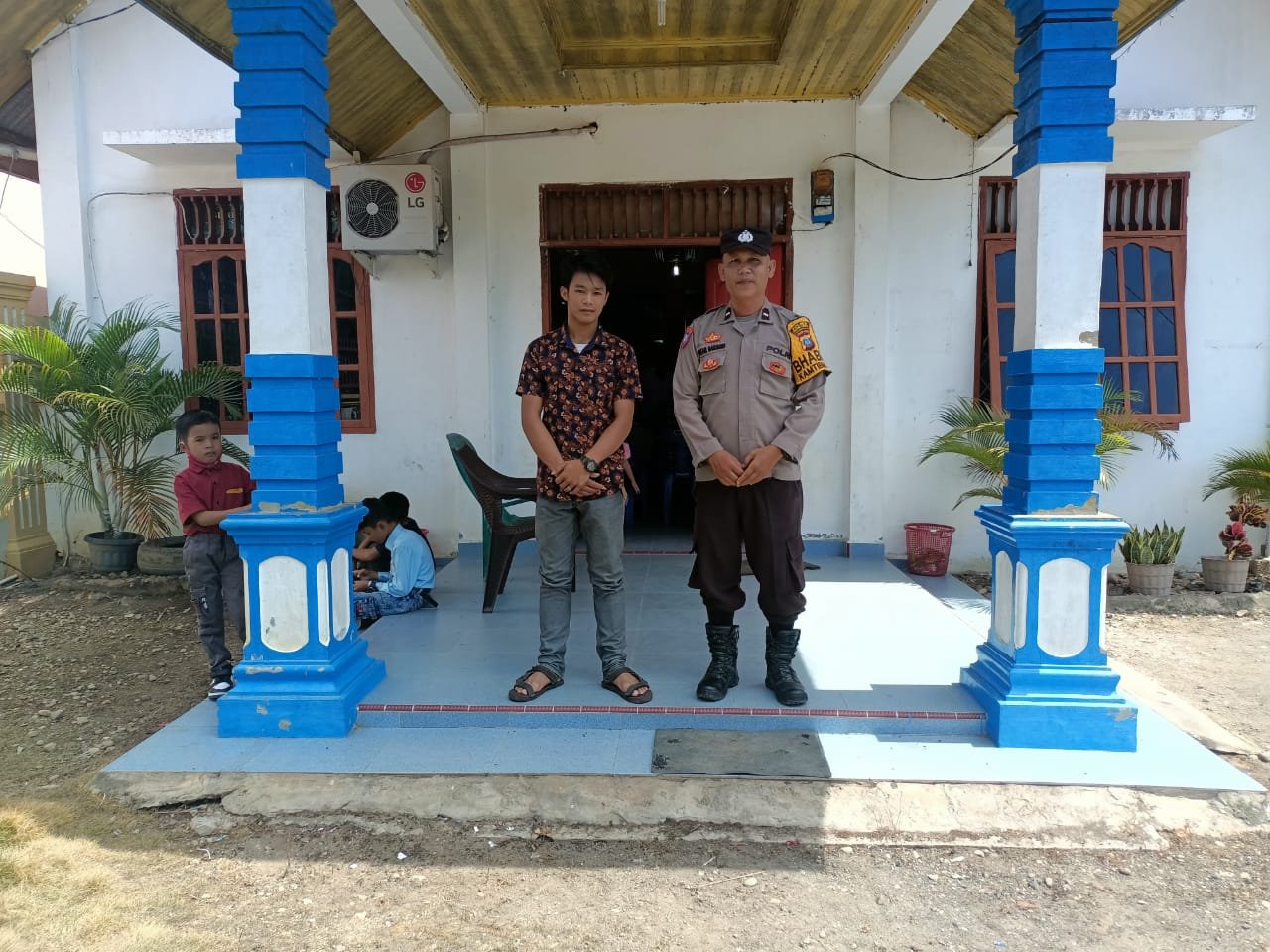 Bhabinkamtibmas Posek Sosa Laksanakan Patroli dan Pengamanan Gereja