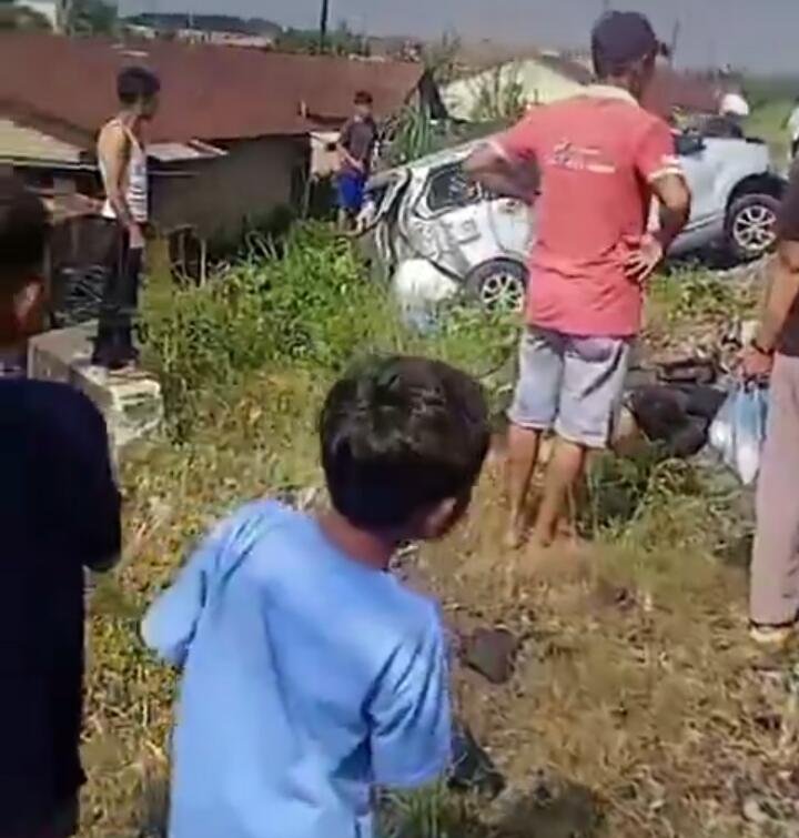 KA Hantam Minibus, 1 Penumpang Tewas