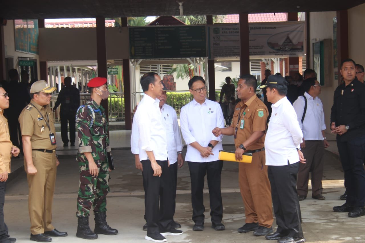 Presiden Tinjau RSUD Sibuhuan, Pemerintah Akan Bantu Perbaikan Gedung