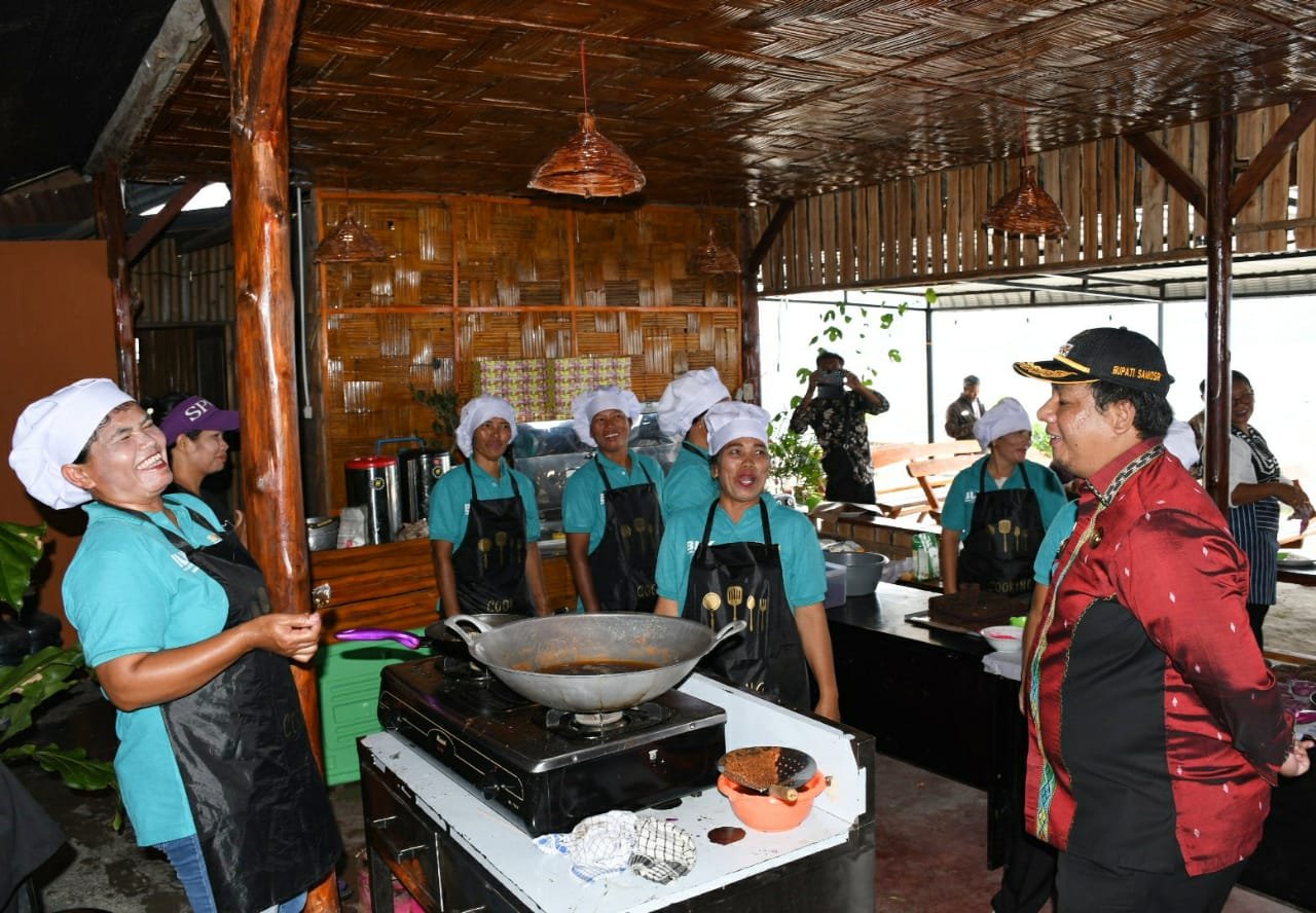 Bupati Samosir Tinjau Pelatihan Kuliner dan Hasil Pertanian