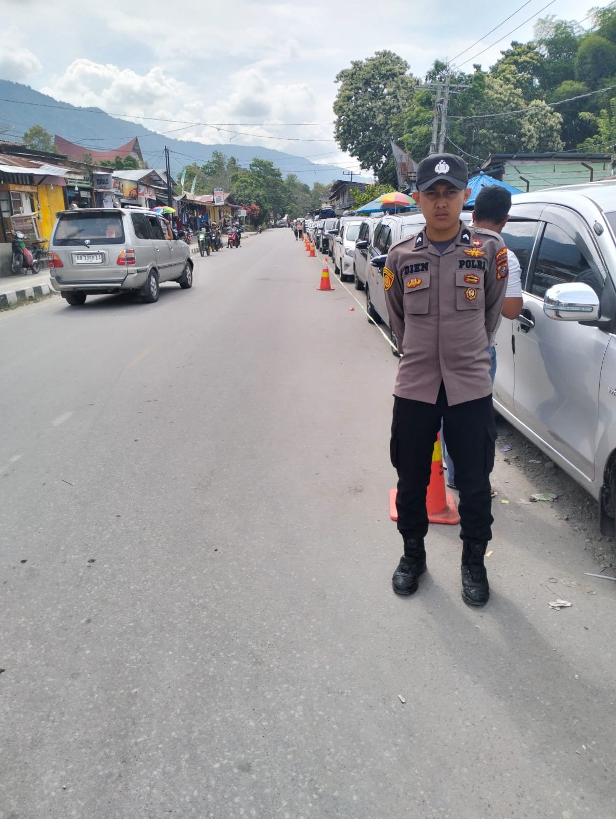 Kabupaten Samosir Ramai Kunjungan Wisatawan Antrean di Pelabuhan