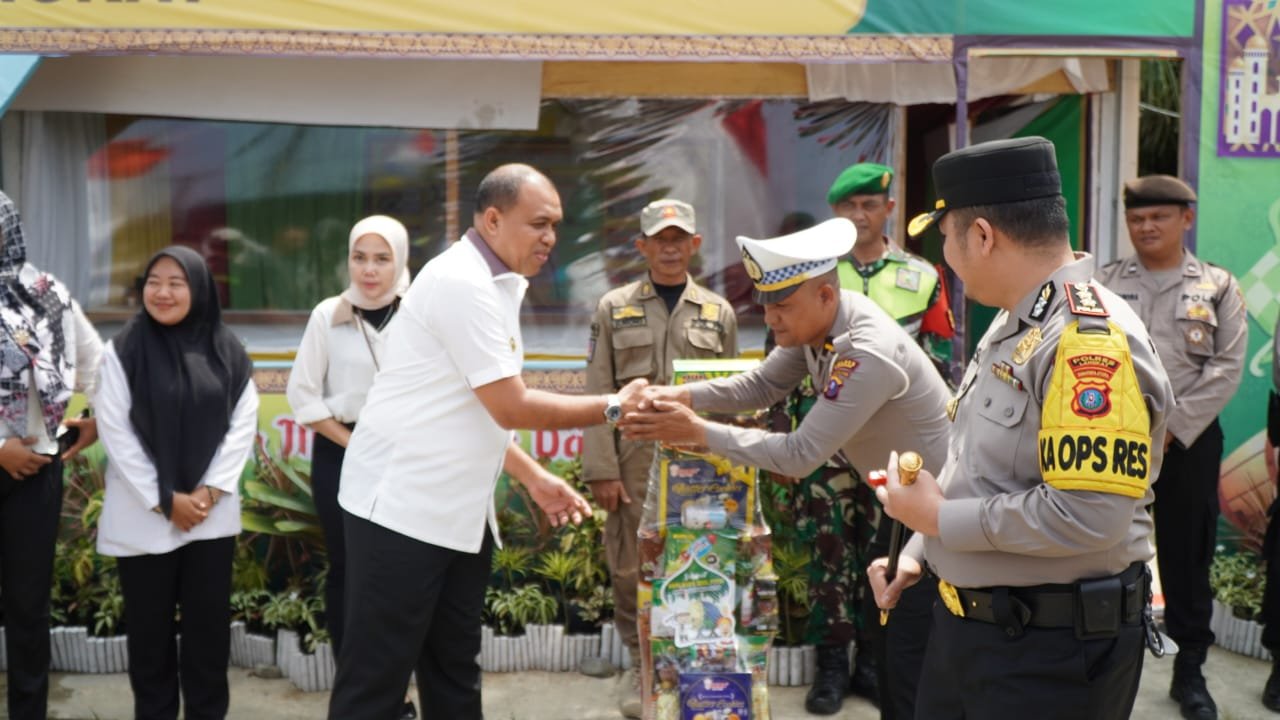 Pastikan Arus Balik Mudik Berjalan Lancar, Pj Bupati Bersama Kapolres Langkat Tinjau Pos Pelayanan