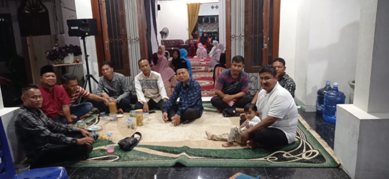 Masyarakat Desa Tanjung Anom Halal Bi Halal Di Rumah Kades Drs Muslim