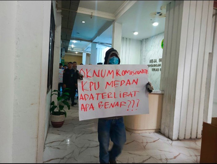 Aripsu Sumut Datangi PN Medan: ‘Oknum Komisioner KPU Ada Terlibat, Apa Benar?’
