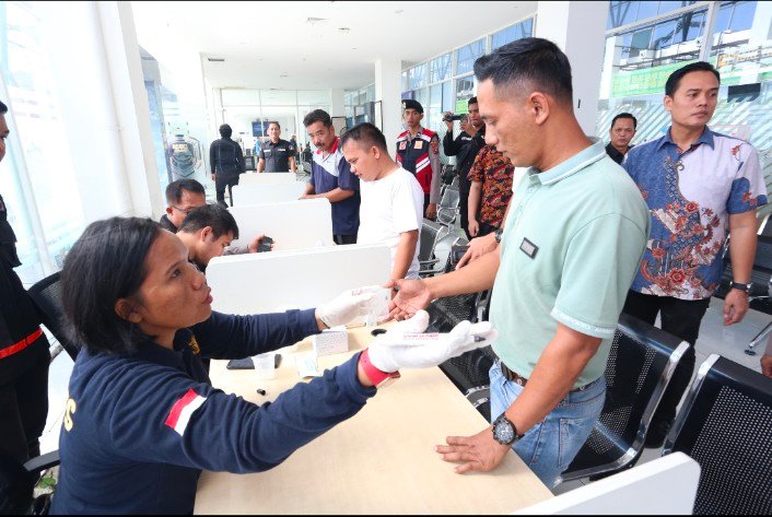 Tingkatkan Keselamatan Pemudik Polda Sumut Cek Urine Petugas Moda Transportasi