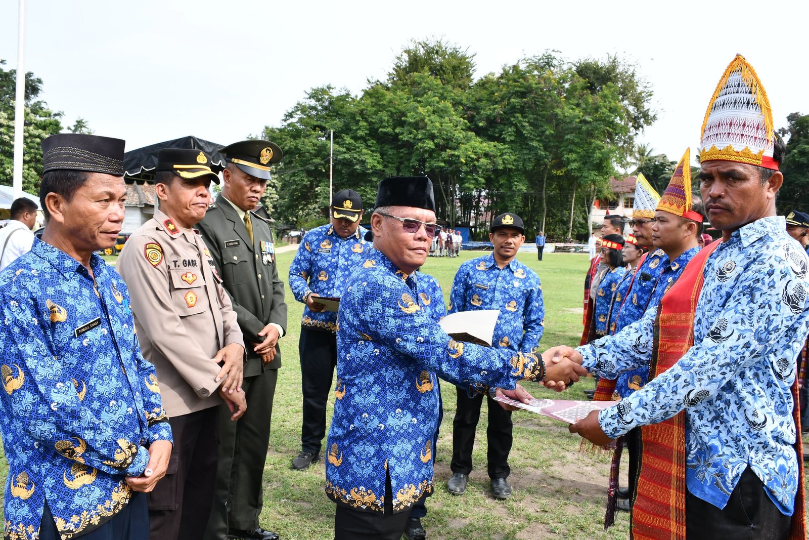 Pemkab Samosir Peringati Hardiknas, dan Berikan Penghargaan ke Sekolah