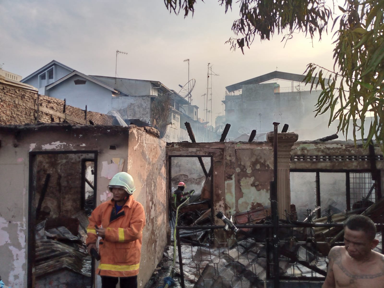 6 Rumah di Permukiman Padat Jalan Mahkamah, Ludes Terbakar