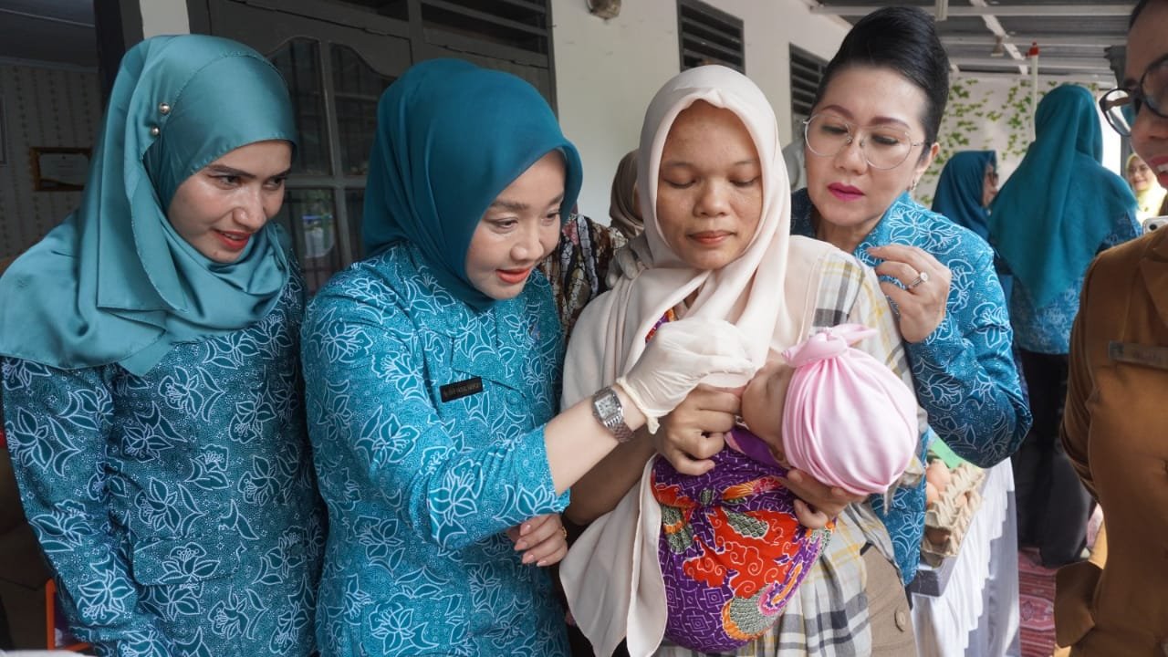 Tinjau Posyandu, Uke Retno Faisal Hasrimy Beri Perhatian Khusus Pencegahan Stunting