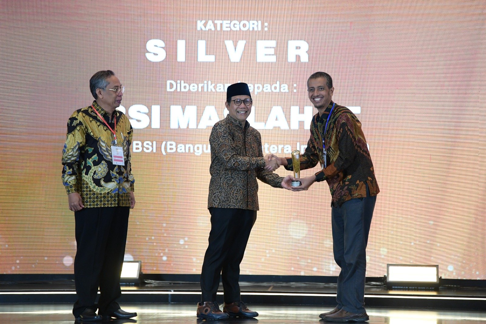 BSI Maslahat Raih Penghargaan CSR & PDB Awards 2024