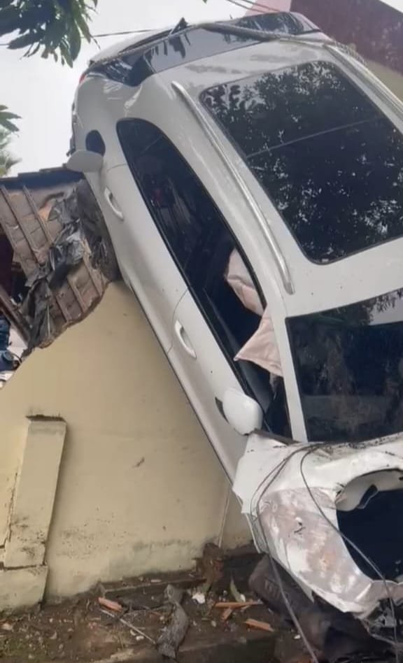 Tabrak Kantor Sat Samapta Polrestabes Medan, Pengendara Mobil Sport Ngaku Hendak Beli Makanan