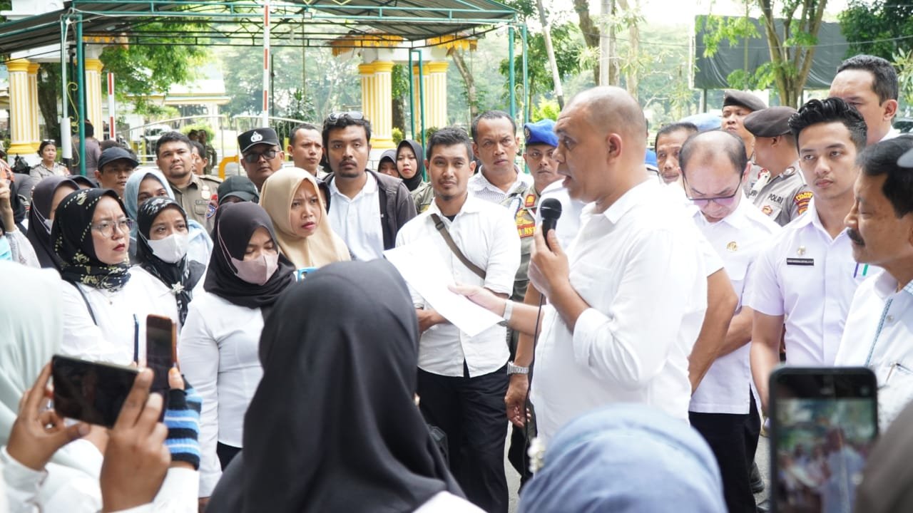 Pj Bupati Langkat Temui Aliansi Guru Honorer Peserta PPPK 2023