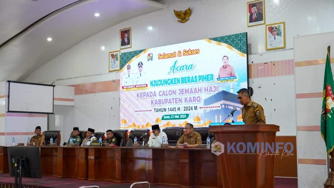 Wabup Karo Hadiri Acara Njujungi Beras Piher Calon Jemaah Haji