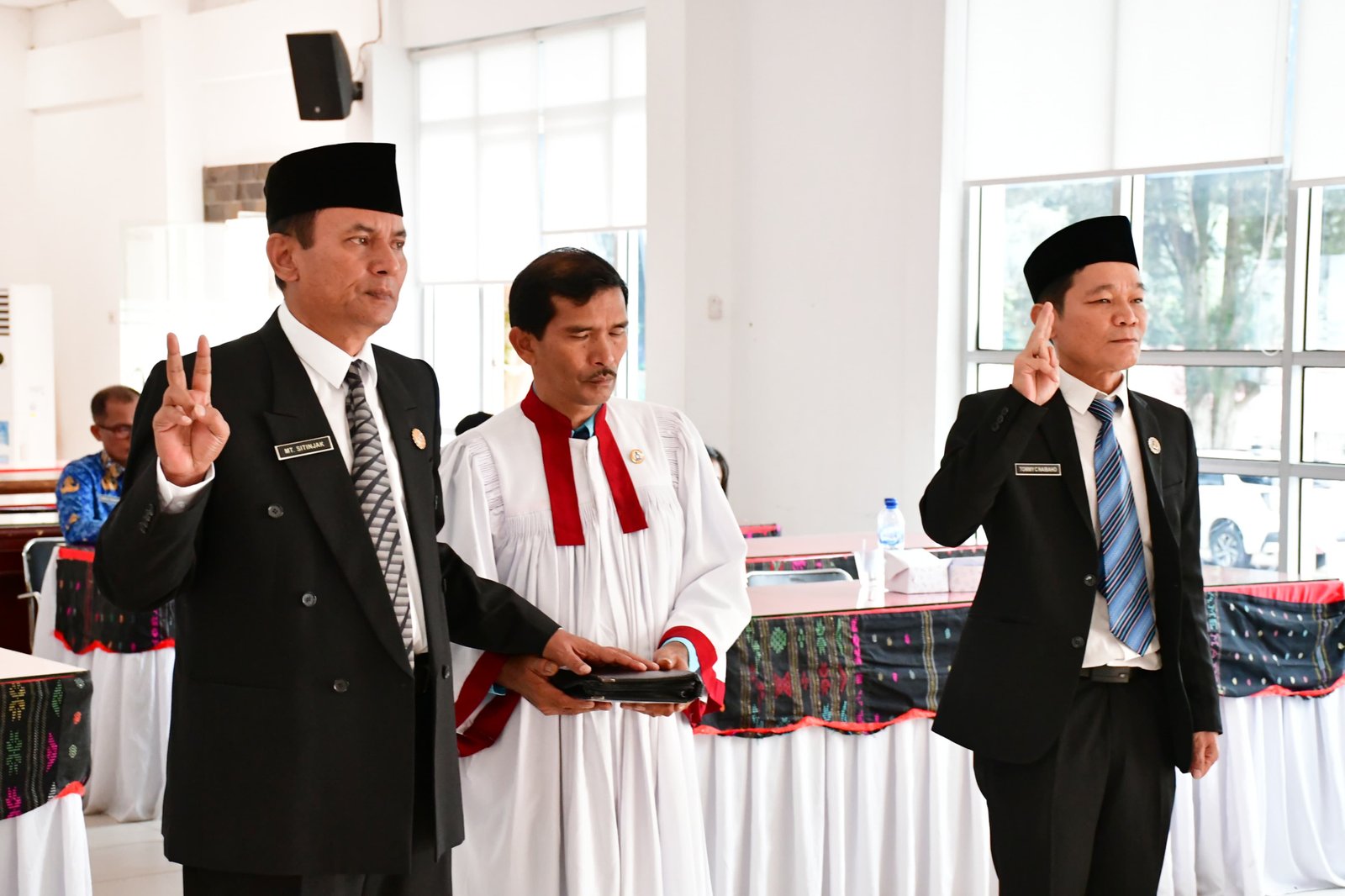 Bupati Samosir Lantik Marudut Tua Sitinjak Sebagai Sekretaris Daerah