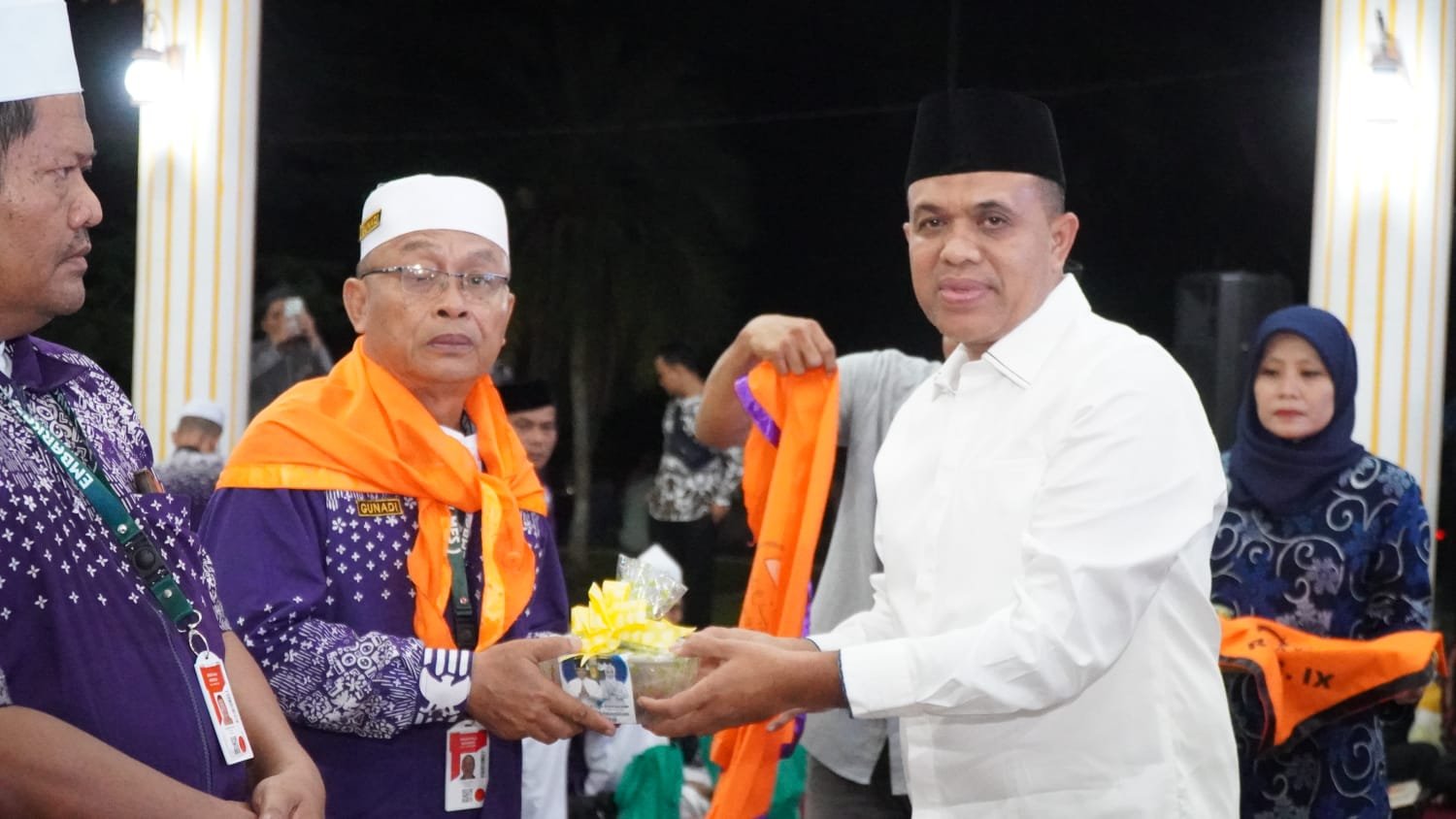 Pj Bupati Langkat Lepas 113 Jemaah Calon Haji Kloter 7