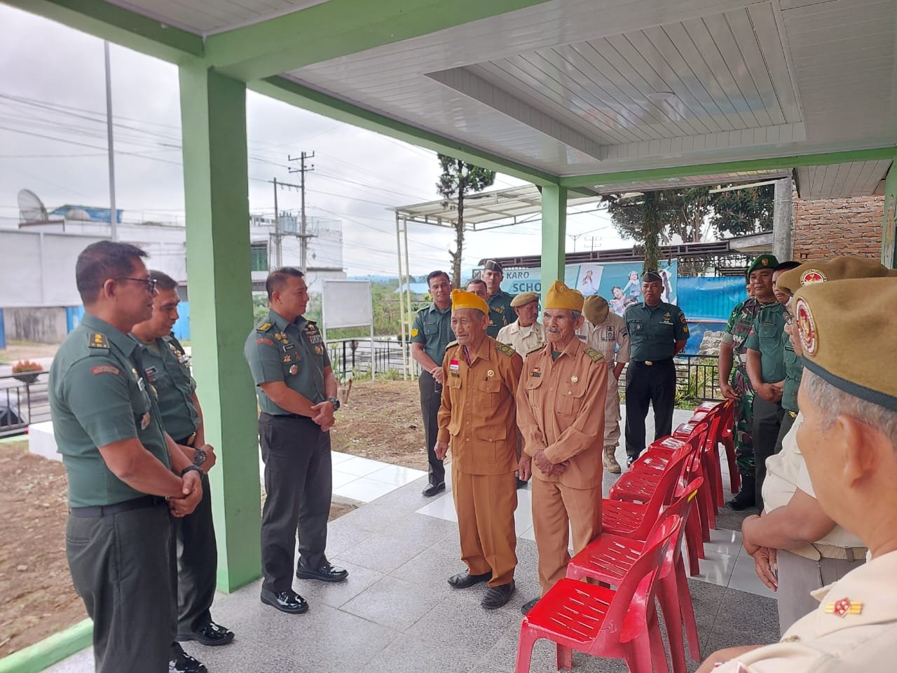 Kunjungi Tanah Karo, Kababinminvetcaddam I/BB Motivasi Personil dan Beri Tali Asih ke Veteran