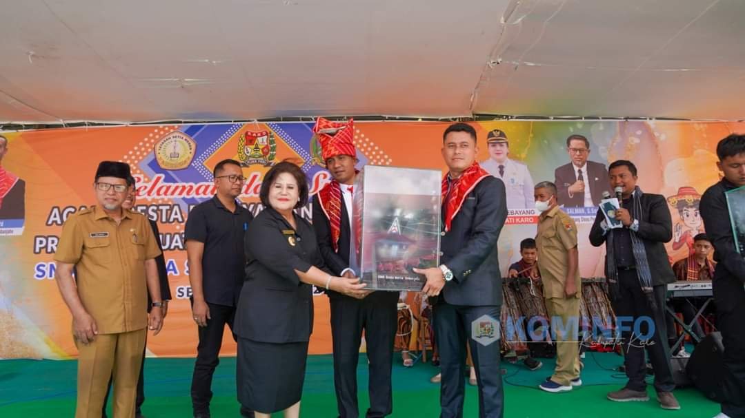 Bupati Karo Hadiri Acara Panen, Hasil Belajar SMA Santa Maria Kabanjahe