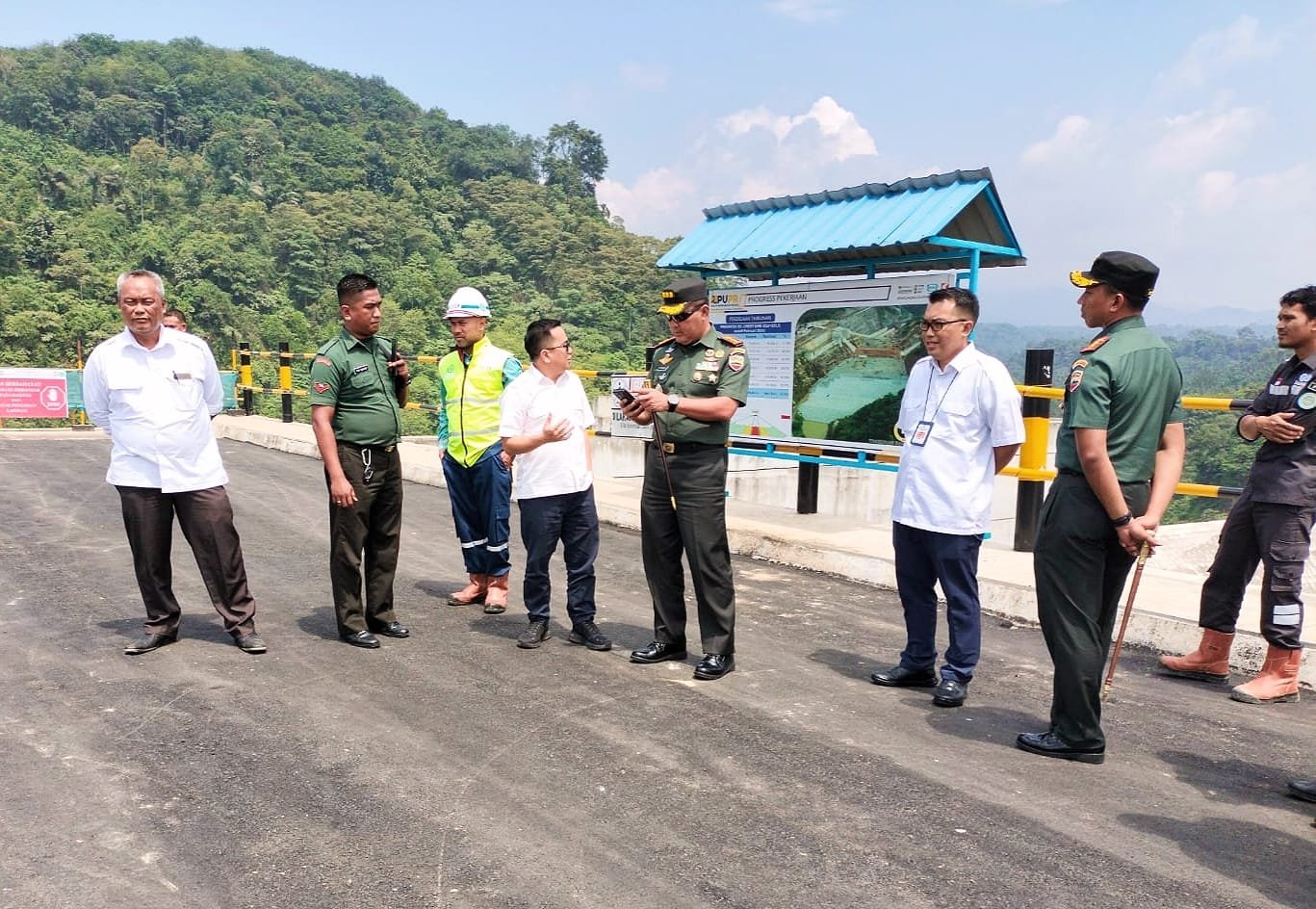 Dandim 0204/DS Dampingi Danrem 022/PT Tinjau Progres Bendungan Lau Simeme