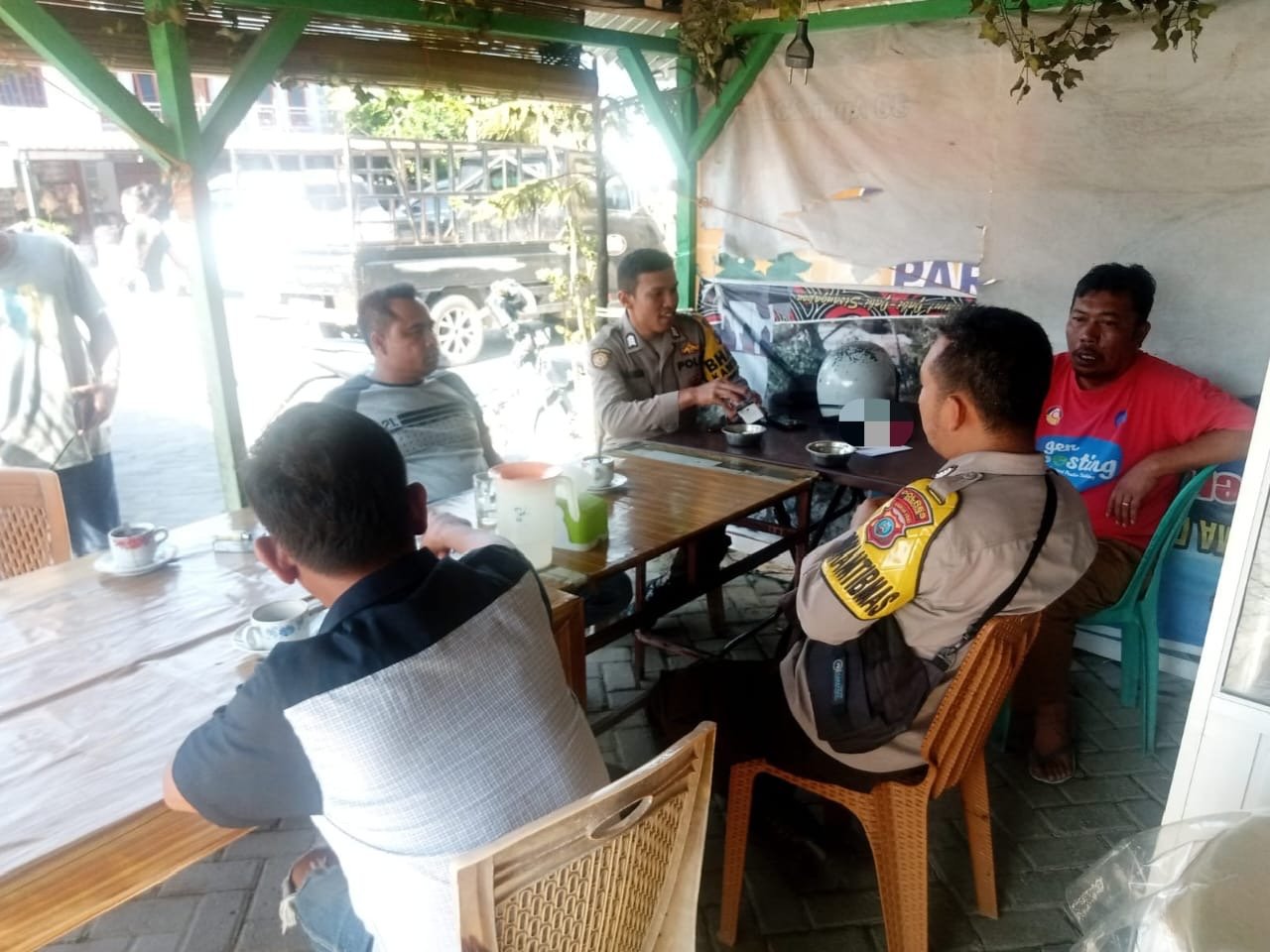 Bhabinkamtibmas Galang Dukungan Marga Sitohang, Ciptakan Pilkada Damai